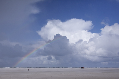 Het was er onstuimig en wisselvallig afgelopen week. Terschelling is net een openlucht theater als het om luchten gaat. Kijk maar een naar mijn update in www.bartfotografie.eu voor een sfeerimpressie.