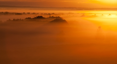 De sfeer was vanochtend fenomenaal. De zon kwam op en betoverde het landschap compleet. Zelden heb ik zo'n prachtige zonsopkomst gezien. Ongeveer 3 kwartier heb ik er samen met Wouter Klaasse, die toevallig op dezelfde plek aanwezig was, van genoten. Het was dus niet alleen erg mooi, maar ook erg gezellig.