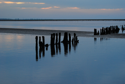 Het was zonsondergang en dus al schemerig. Toch een poging gedaan terwijl ik anders haast nooit landschappen fotografeer. Het is een foto uit het archief. Doe nu toch een poging om hem te plaatsen. het was zo'n mooi moment daar.