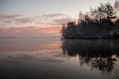 De eerste echte winterdagen sneeuw en lage temperaturen, geweldig. Vroeg op pad gegaan om de eerste zonnestralen te kunnen zien