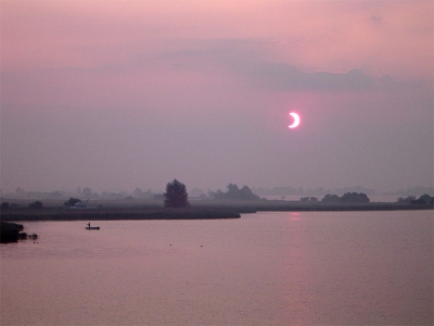 <i class='fa fa-user'></i>&nbsp;Johan op den Dries&nbsp;| Zonsverduistering&nbsp; <i class='fa fa-eye'>&nbsp;187</i> &nbsp; <i class='fa fa-comment-o'>&nbsp;3</i>