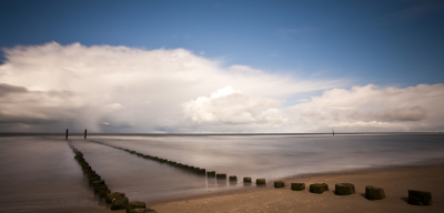 Prachtige luchten waren er afgelopen woensdag boven zee. Als ze eenmaal boven land waren was ik dan wel weer blij dat de auto dichtbij stond!