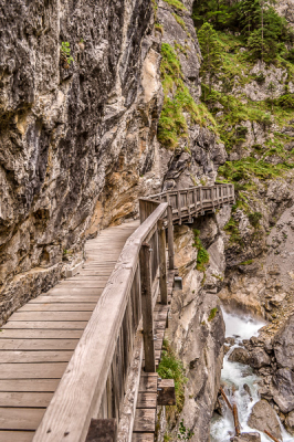 Een van vele wandelpaden langs de watervallen
die we gelopen hebben met onze vakantie in Oostenrijk.