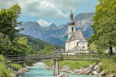 vorige zomervakantie 2013 ben ik naar het dorpje "Ramsau"geweest. En natuurlijk moet je dan deze foto maken! even wachten wanneer het beste moment is en dan 'klik'...