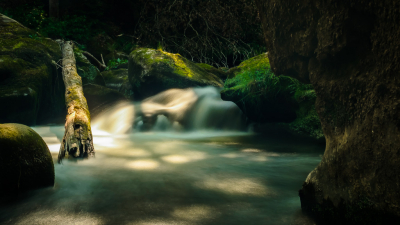 tijdens onze vakantie in Luxemburg kregen wij de tip om eens te kijken bij de watervallen van irrel. eenmaal aangekomen daar was het eigenlijk een teleurstelling omdat het helemaal geen waterval is maar een stroomversnelling 
ondanks dat heb ik nog wel leuke foto's kunnen maken