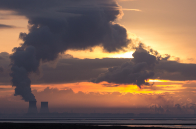 Tweede kerst maar toch nog even naar buiten om een ruigpootbuizerd te zoeken in de slikken van Waarde, aldaar een mooie zonsopkomst van den overkant, Doel in Belgi