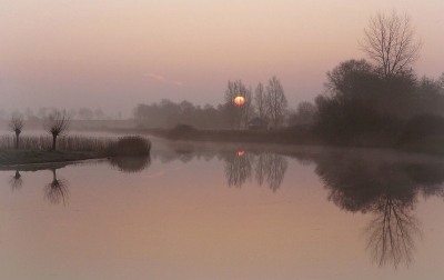 <i class='fa fa-user'></i>&nbsp;Nel R&nbsp;|  Zonsopkomst&nbsp; <i class='fa fa-eye'>&nbsp;192</i> &nbsp;<i class='fa fa-thumbs-up'>&nbsp;12</i> &nbsp; <i class='fa fa-comment-o'>&nbsp;10</i>