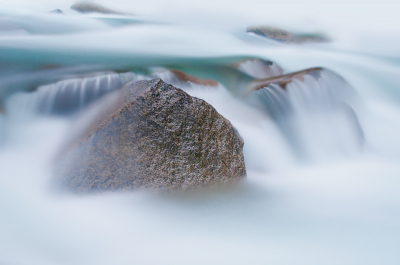 Balancerend op stenen, met het statief in het water voor een in mijn ogen goed  standpunt. De Big Stopper van Lee ervoor en 61 seconden gaven mij dit beeld. 1 dag later was er een groot noodweer in de bergen rondom Krimml. De rivier en de waterval traden volledig uit de oevers en verwoestten een groot deel van het landschap. Dit soort foto's is heden ten dagen na 2 jaar nog steeds niet zo meer te maken helaas.