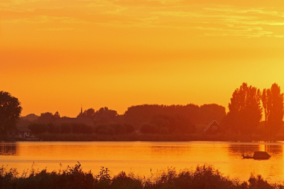 <i class='fa fa-user'></i>&nbsp;Cor&nbsp;|  Zonsondergang&nbsp; <i class='fa fa-eye'>&nbsp;137</i> &nbsp;<i class='fa fa-thumbs-up'>&nbsp;4</i> &nbsp; <i class='fa fa-comment-o'>&nbsp;6</i>