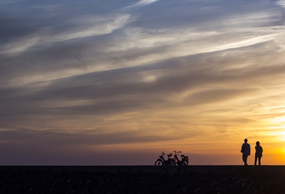 uit d hand geschoten, wachtend op het moment dat de twee personen op de juiste afstand waren.