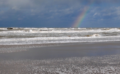 <i class='fa fa-user'></i>&nbsp;kooyammers&nbsp;|  Regenboog boven Zee&nbsp; <i class='fa fa-eye'>&nbsp;130</i> &nbsp; <i class='fa fa-comment-o'>&nbsp;3</i>