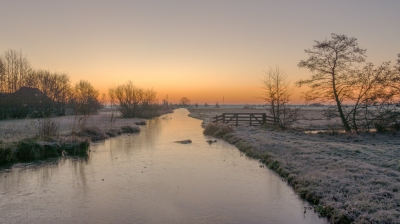 <i class='fa fa-user'></i>&nbsp;Christina&nbsp;|  Zonsopkomst in de polder&nbsp; <i class='fa fa-eye'>&nbsp;102</i> &nbsp; <i class='fa fa-comment-o'>&nbsp;4</i>