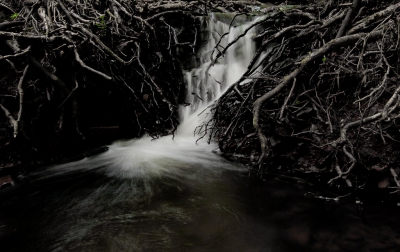 nog een foto van een beekje, nu wat meer op het watervalletje gericht. leuk om met de sluitertijden te spelen met het stromende water.