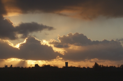 <i class='fa fa-user'></i>&nbsp;Henk Bouter&nbsp;|  Zonsondergang met skyline&nbsp; <i class='fa fa-eye'>&nbsp;97</i> &nbsp; <i class='fa fa-comment-o'>&nbsp;2</i>