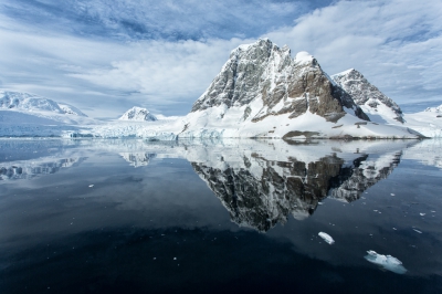 <i class='fa fa-user'></i>&nbsp;Arjen Drost&nbsp;|  Antarctica overdag&nbsp; <i class='fa fa-eye'>&nbsp;217</i> &nbsp;<i class='fa fa-thumbs-up'>&nbsp;16</i> &nbsp; <i class='fa fa-comment-o'>&nbsp;11</i>
