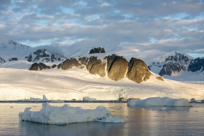 <i class='fa fa-user'></i>&nbsp;Arjen Drost&nbsp;|  Antarctica 's avonds&nbsp; <i class='fa fa-eye'>&nbsp;190</i> &nbsp;<i class='fa fa-thumbs-up'>&nbsp;8</i> &nbsp; <i class='fa fa-comment-o'>&nbsp;7</i>