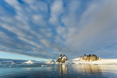 <i class='fa fa-user'></i>&nbsp;Arjen Drost&nbsp;|  Antarctica in de avond&nbsp; <i class='fa fa-eye'>&nbsp;246</i> &nbsp;<i class='fa fa-thumbs-up'>&nbsp;10</i> &nbsp; <i class='fa fa-comment-o'>&nbsp;11</i>