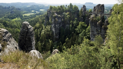 <i class='fa fa-user'></i>&nbsp;Jody Z&nbsp;|  Bastei rotsen&nbsp; <i class='fa fa-eye'>&nbsp;153</i> &nbsp;<i class='fa fa-thumbs-up'>&nbsp;1</i> &nbsp; <i class='fa fa-comment-o'>&nbsp;3</i>