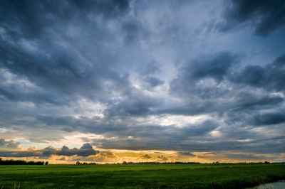 <i class='fa fa-user'></i>&nbsp;vosberg&nbsp;|  Donkere wolken boven de polder&nbsp; <i class='fa fa-eye'>&nbsp;119</i> &nbsp;<i class='fa fa-thumbs-up'>&nbsp;1</i> &nbsp; <i class='fa fa-comment-o'>&nbsp;4</i>