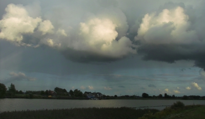 <i class='fa fa-user'></i>&nbsp;B.M.Schouten-Ruis&nbsp;|  Landschap met de rivier de IJssel&nbsp; <i class='fa fa-eye'>&nbsp;140</i> &nbsp; <i class='fa fa-comment-o'>&nbsp;1</i>