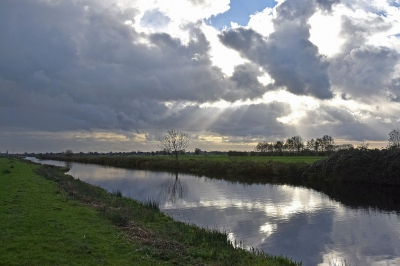 <i class='fa fa-user'></i>&nbsp;kooyammers&nbsp;|  Zonlicht boven Molenvliet&nbsp; <i class='fa fa-eye'>&nbsp;113</i> &nbsp;<i class='fa fa-thumbs-up'>&nbsp;1</i> &nbsp; <i class='fa fa-comment-o'>&nbsp;5</i>