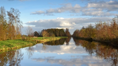 <i class='fa fa-user'></i>&nbsp;kooyammers&nbsp;|  Water, Wolken, Herfst &nbsp; <i class='fa fa-eye'>&nbsp;150</i> &nbsp;<i class='fa fa-thumbs-up'>&nbsp;6</i> &nbsp; <i class='fa fa-comment-o'>&nbsp;9</i>