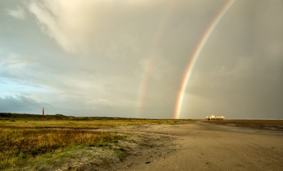 Heerlijk die regen vandaag. Ben nog een eind achter met mijn foto's. Kwam deze net nog tegen. Met heimwee denk ik aan de ochtendwandelingen op een eindeloos rustig strand. Ik weet dat ik niet droog thuis kwam.