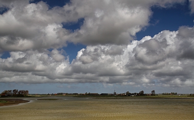 <i class='fa fa-user'></i>&nbsp;Pieter  LJ&nbsp;|  Wolken boven plan Tureluur&nbsp; <i class='fa fa-eye'>&nbsp;101</i> &nbsp;<i class='fa fa-thumbs-up'>&nbsp;1</i> &nbsp; <i class='fa fa-comment-o'>&nbsp;2</i>