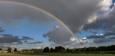 <i class='fa fa-user'></i>&nbsp;Bemaliri&nbsp;|  Regenboog boven Monfertland&nbsp; <i class='fa fa-eye'>&nbsp;90</i> &nbsp; <i class='fa fa-comment-o'>&nbsp;2</i>