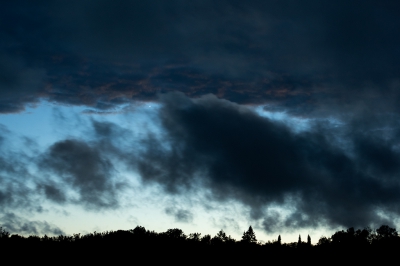 <i class='fa fa-user'></i>&nbsp;Jan Luit&nbsp;|  Donkere Wolken&nbsp; <i class='fa fa-eye'>&nbsp;68</i> &nbsp; <i class='fa fa-comment-o'>&nbsp;2</i>