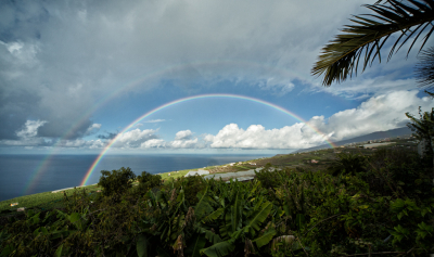 Ook op La Palma regent het weleens. Vanuit de bergen zagen we de buien aankomen. Dit ging geregeld gepaard met prachtige regenbogen.