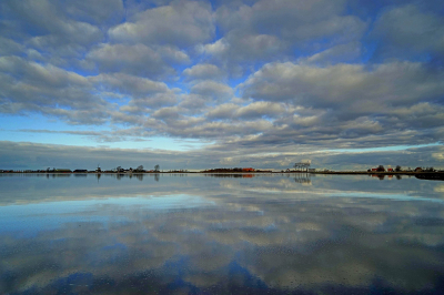 <i class='fa fa-user'></i>&nbsp;Nel R&nbsp;|  Wolken en water&nbsp; <i class='fa fa-eye'>&nbsp;196</i> &nbsp;<i class='fa fa-thumbs-up'>&nbsp;5</i> &nbsp; <i class='fa fa-comment-o'>&nbsp;5</i>