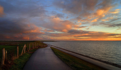 <i class='fa fa-user'></i>&nbsp;Nel R&nbsp;|  Na zonsondergang&nbsp; <i class='fa fa-eye'>&nbsp;113</i> &nbsp;<i class='fa fa-thumbs-up'>&nbsp;3</i> &nbsp; <i class='fa fa-comment-o'>&nbsp;8</i>