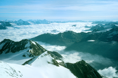<i class='fa fa-user'></i>&nbsp;Hendrik van Kampen&nbsp;|  Rhonedal vanaf Lenzspitze (4294m)&nbsp; <i class='fa fa-eye'>&nbsp;127</i> &nbsp; <i class='fa fa-comment-o'>&nbsp;5</i>