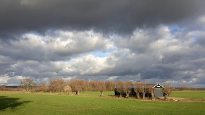 <i class='fa fa-user'></i>&nbsp;Bert Veerman&nbsp;|  Wolkenluchten&nbsp; <i class='fa fa-eye'>&nbsp;103</i> &nbsp; <i class='fa fa-comment-o'>&nbsp;6</i>