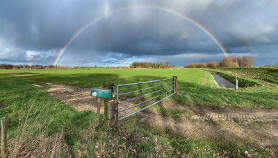 <i class='fa fa-user'></i>&nbsp;Arjen Drost&nbsp;|  Regenboog in de Achterhoek&nbsp; <i class='fa fa-eye'>&nbsp;168</i> &nbsp;<i class='fa fa-thumbs-up'>&nbsp;5</i> &nbsp; <i class='fa fa-comment-o'>&nbsp;6</i>