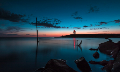 Ongeveer een uur na zonsondergang was het licht nog steeds prachtig. Stond op het punt om naar huis te gaan toen ik nog even op deze plek ging kijken. Kon het niet laten om de spullen weer uit te pakken. Had geen koppelplaat voor het statief bij me, maar de basaltblokken en mijn fototas dienden als ondergrond. Met grijsverloopfilter.