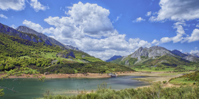 <i class='fa fa-user'></i>&nbsp;HenkvanOosten&nbsp;|  Picos de Europa&nbsp; <i class='fa fa-eye'>&nbsp;123</i> &nbsp;<i class='fa fa-thumbs-up'>&nbsp;7</i> &nbsp; <i class='fa fa-comment-o'>&nbsp;3</i>