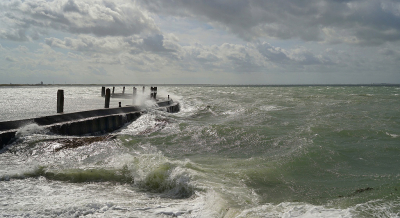 <i class='fa fa-user'></i>&nbsp;Nel R&nbsp;|  Oosterschelde windkracht 8&nbsp; <i class='fa fa-eye'>&nbsp;92</i> &nbsp;<i class='fa fa-thumbs-up'>&nbsp;2</i> &nbsp; <i class='fa fa-comment-o'>&nbsp;11</i>