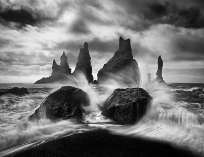<i class='fa fa-user'></i>&nbsp;Sam Meul&nbsp;|  Reynisdrangar&nbsp; <i class='fa fa-eye'>&nbsp;169</i> &nbsp;<i class='fa fa-thumbs-up'>&nbsp;7</i> &nbsp; <i class='fa fa-comment-o'>&nbsp;5</i>