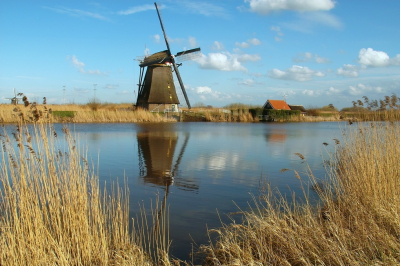 <i class='fa fa-user'></i>&nbsp;B.M.Schouten-Ruis&nbsp;|  Molen in Kinderdijk&nbsp; <i class='fa fa-eye'>&nbsp;123</i> &nbsp; <i class='fa fa-comment-o'>&nbsp;4</i>