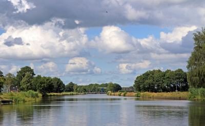 <i class='fa fa-user'></i>&nbsp;Tineke Strijbosch&nbsp;|  Wolkenlucht boven het Noord-Willemskanaal&nbsp; <i class='fa fa-eye'>&nbsp;65</i> &nbsp;<i class='fa fa-thumbs-up'>&nbsp;1</i> &nbsp; <i class='fa fa-comment-o'>&nbsp;3</i>