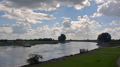 <i class='fa fa-user'></i>&nbsp;kooyammers&nbsp;|  De IJssel bij Dieren&nbsp; <i class='fa fa-eye'>&nbsp;65</i> &nbsp;<i class='fa fa-thumbs-up'>&nbsp;2</i> &nbsp; <i class='fa fa-comment-o'>&nbsp;1</i>