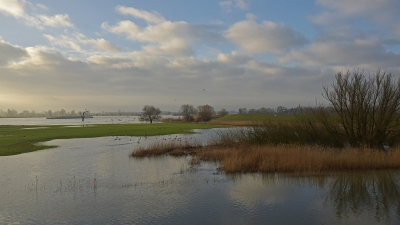 <i class='fa fa-user'></i>&nbsp;kooyammers&nbsp;|  Hoog water in de Lek&nbsp; <i class='fa fa-eye'>&nbsp;67</i> &nbsp;<i class='fa fa-thumbs-up'>&nbsp;2</i> &nbsp; <i class='fa fa-comment-o'>&nbsp;5</i>