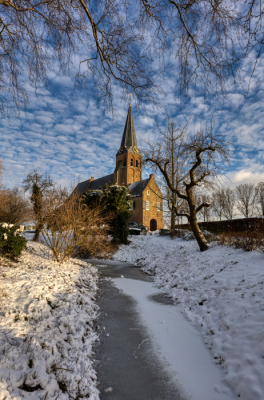 <i class='fa fa-user'></i>&nbsp;Reinier van den Born&nbsp;|  Kerk in landschap&nbsp; <i class='fa fa-eye'>&nbsp;117</i> &nbsp; <i class='fa fa-comment-o'>&nbsp;2</i>