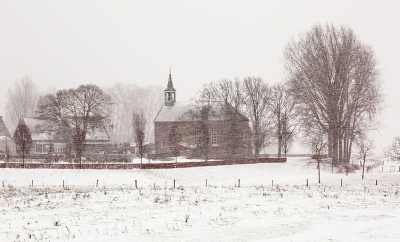 <i class='fa fa-user'></i>&nbsp;Pieter  LJ&nbsp;|  Sneeuwstorm&nbsp; <i class='fa fa-eye'>&nbsp;193</i> &nbsp;<i class='fa fa-thumbs-up'>&nbsp;11</i> &nbsp; <i class='fa fa-comment-o'>&nbsp;8</i>