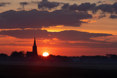 <i class='fa fa-user'></i>&nbsp;Reinier van den Born&nbsp;|  Zonsopgang&nbsp; <i class='fa fa-eye'>&nbsp;73</i> &nbsp;<i class='fa fa-thumbs-up'>&nbsp;4</i> &nbsp; <i class='fa fa-comment-o'>&nbsp;2</i>