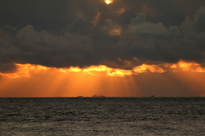 <i class='fa fa-user'></i>&nbsp;Ruben de Bruijn&nbsp;|  Zonsondergang&nbsp; <i class='fa fa-eye'>&nbsp;70</i> &nbsp;<i class='fa fa-thumbs-up'>&nbsp;2</i> &nbsp; <i class='fa fa-comment-o'>&nbsp;5</i>
