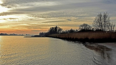 <i class='fa fa-user'></i>&nbsp;kooyammers&nbsp;|  Buitenlanden Ammerstol&nbsp; <i class='fa fa-eye'>&nbsp;115</i> &nbsp;<i class='fa fa-thumbs-up'>&nbsp;3</i> &nbsp; <i class='fa fa-comment-o'>&nbsp;2</i>