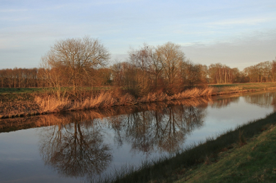 <i class='fa fa-user'></i>&nbsp;Tineke Strijbosch&nbsp;|  Avondlicht aan het Noord-Willemskanaal&nbsp; <i class='fa fa-eye'>&nbsp;67</i> &nbsp;<i class='fa fa-thumbs-up'>&nbsp;1</i> &nbsp; <i class='fa fa-comment-o'>&nbsp;6</i>